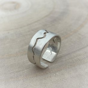 Heartbeat Ring