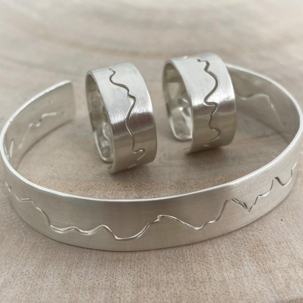 Heartbeat Ring
