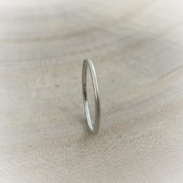 Smooth Small Ring