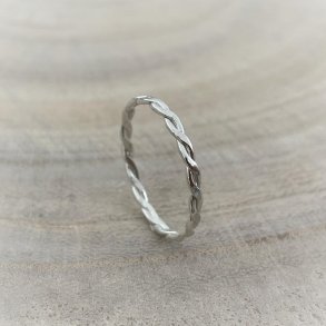 Twist Small Ring