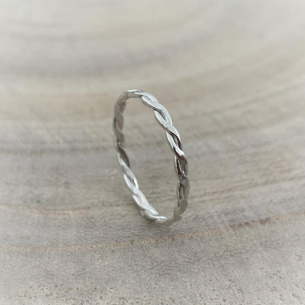 Twist Small Ring
